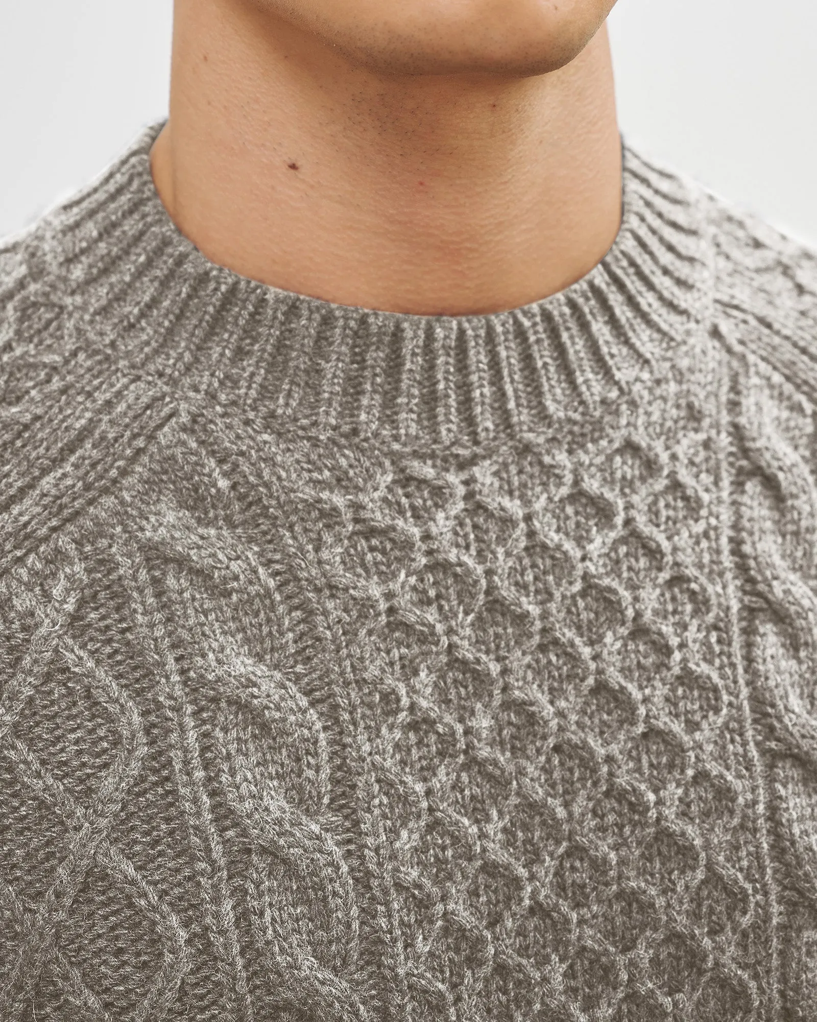 CARRAN SWEATER