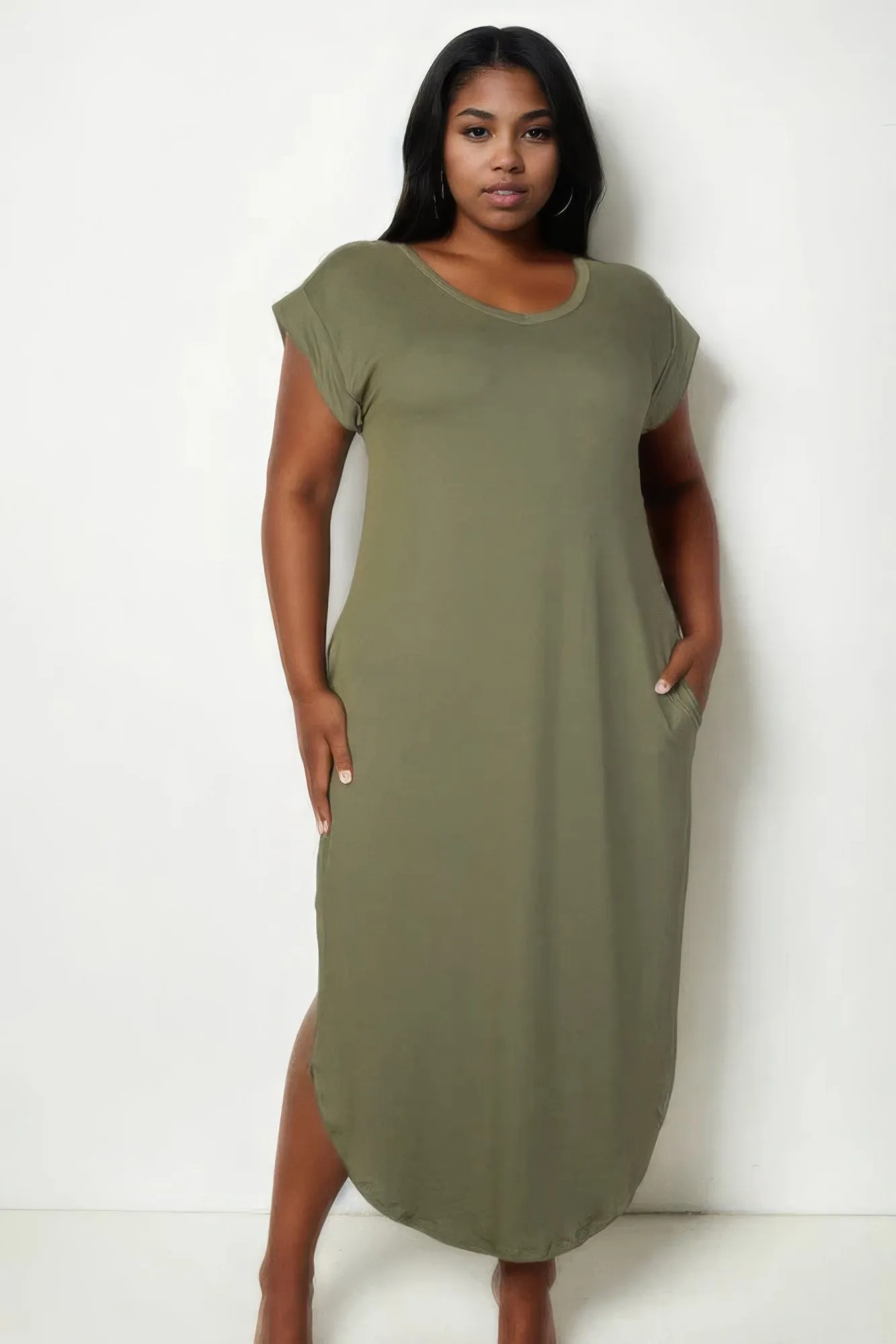 Chic Plus Size V Neck Maxi Dress with Batwing Sleeves