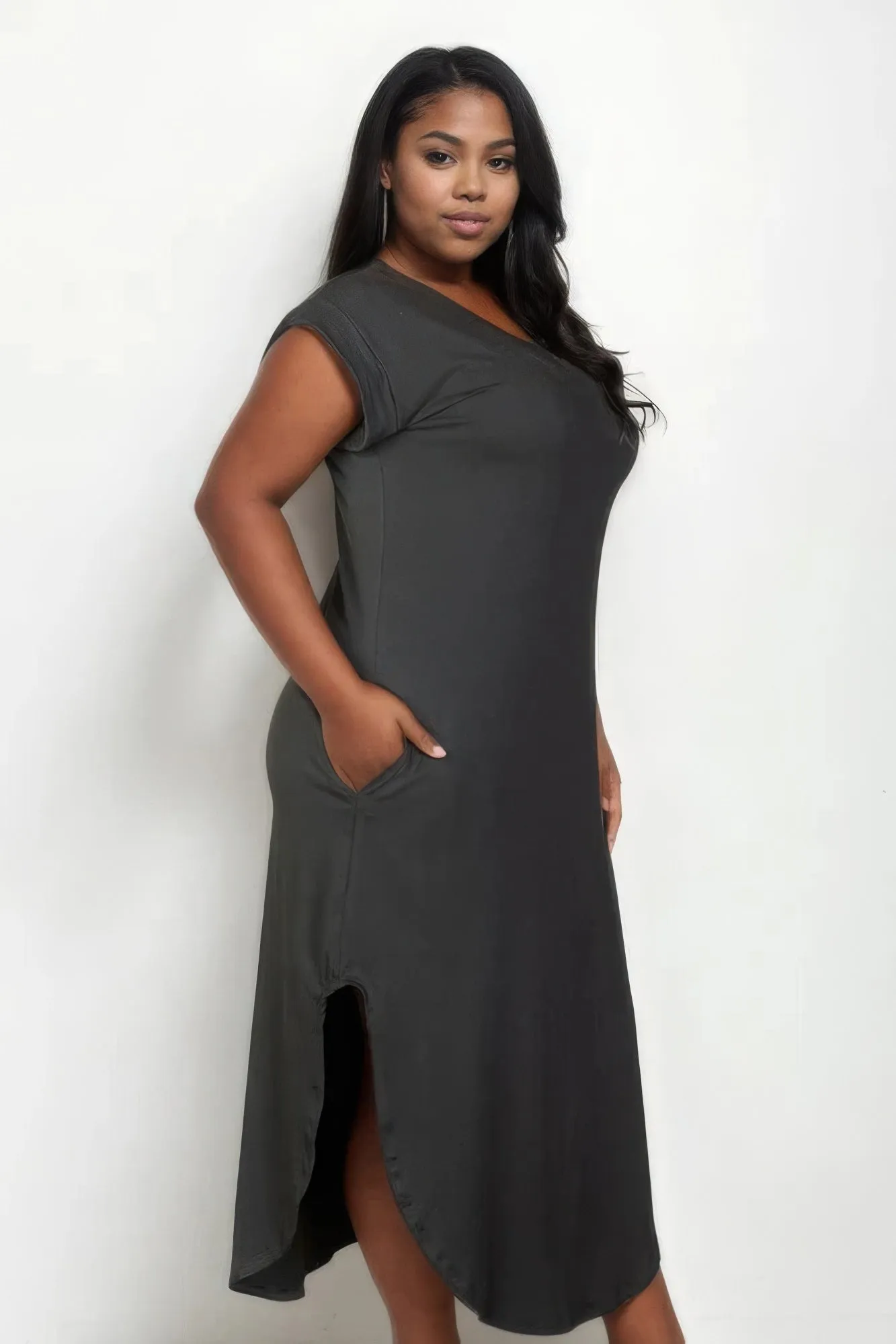 Chic Plus Size V Neck Maxi Dress with Batwing Sleeves