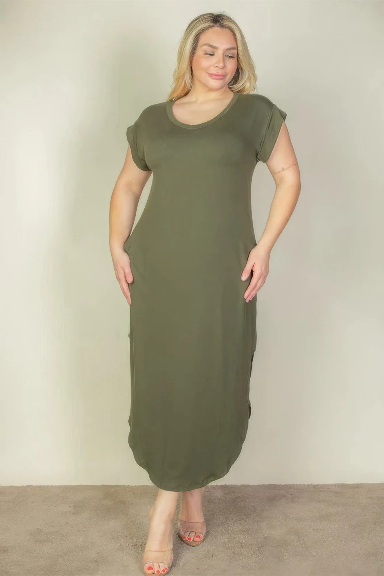 Chic Plus Size V Neck Maxi Dress with Batwing Sleeves