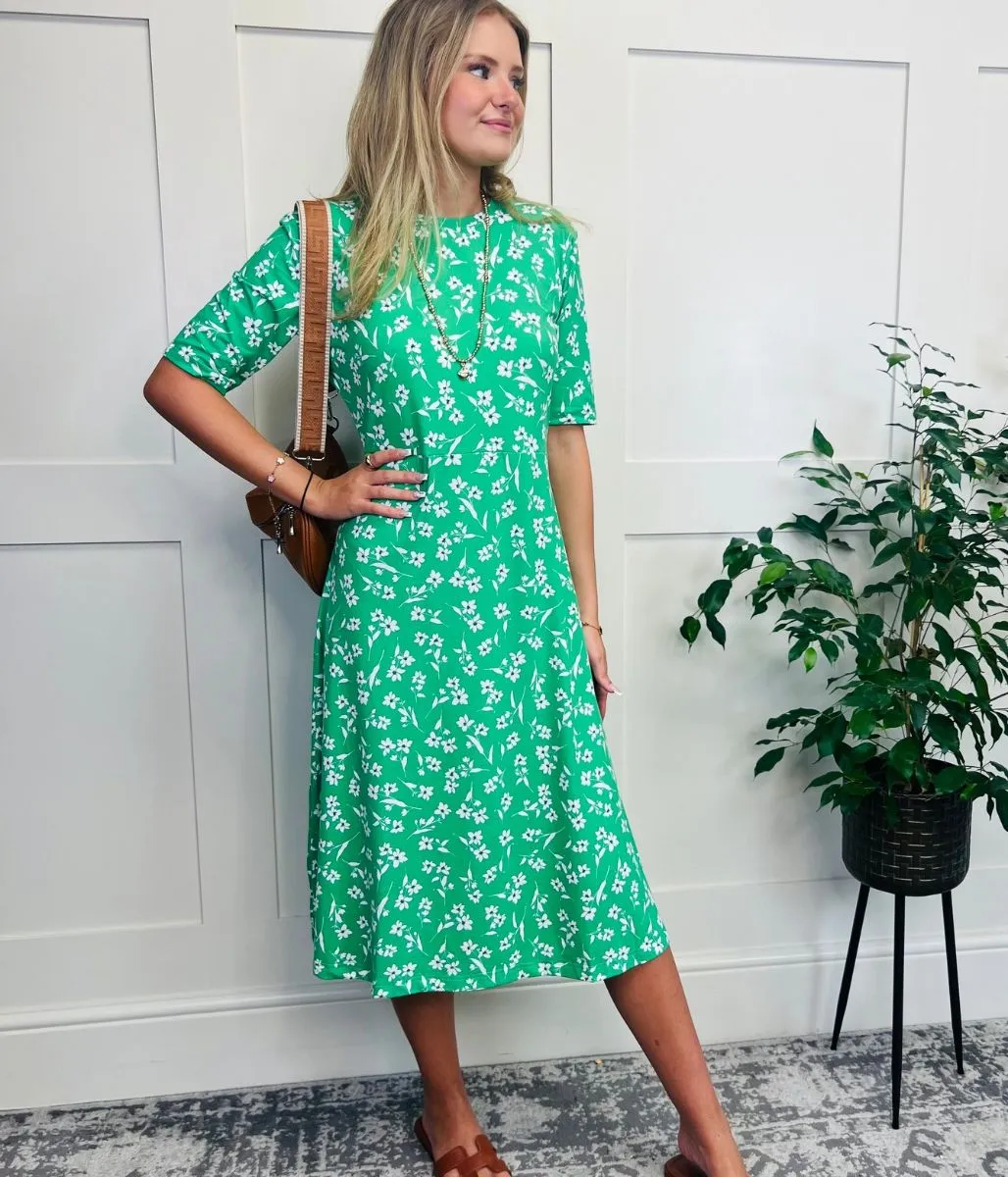 Green & White Printed Stretch Fit & Flare Midi Dress