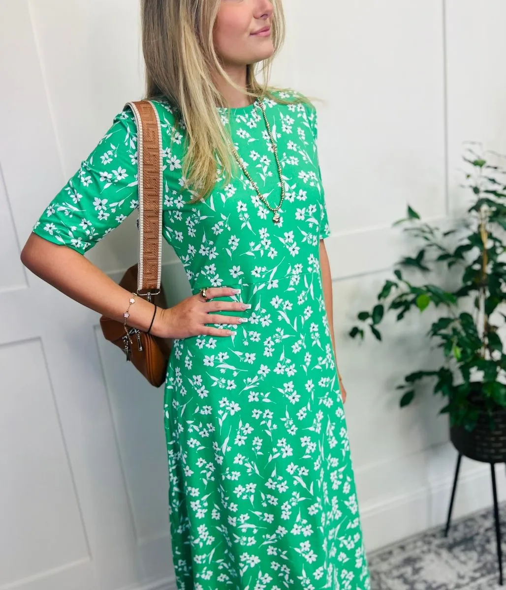 Green & White Printed Stretch Fit & Flare Midi Dress