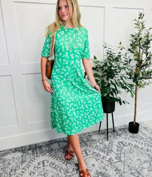 Green & White Printed Stretch Fit & Flare Midi Dress