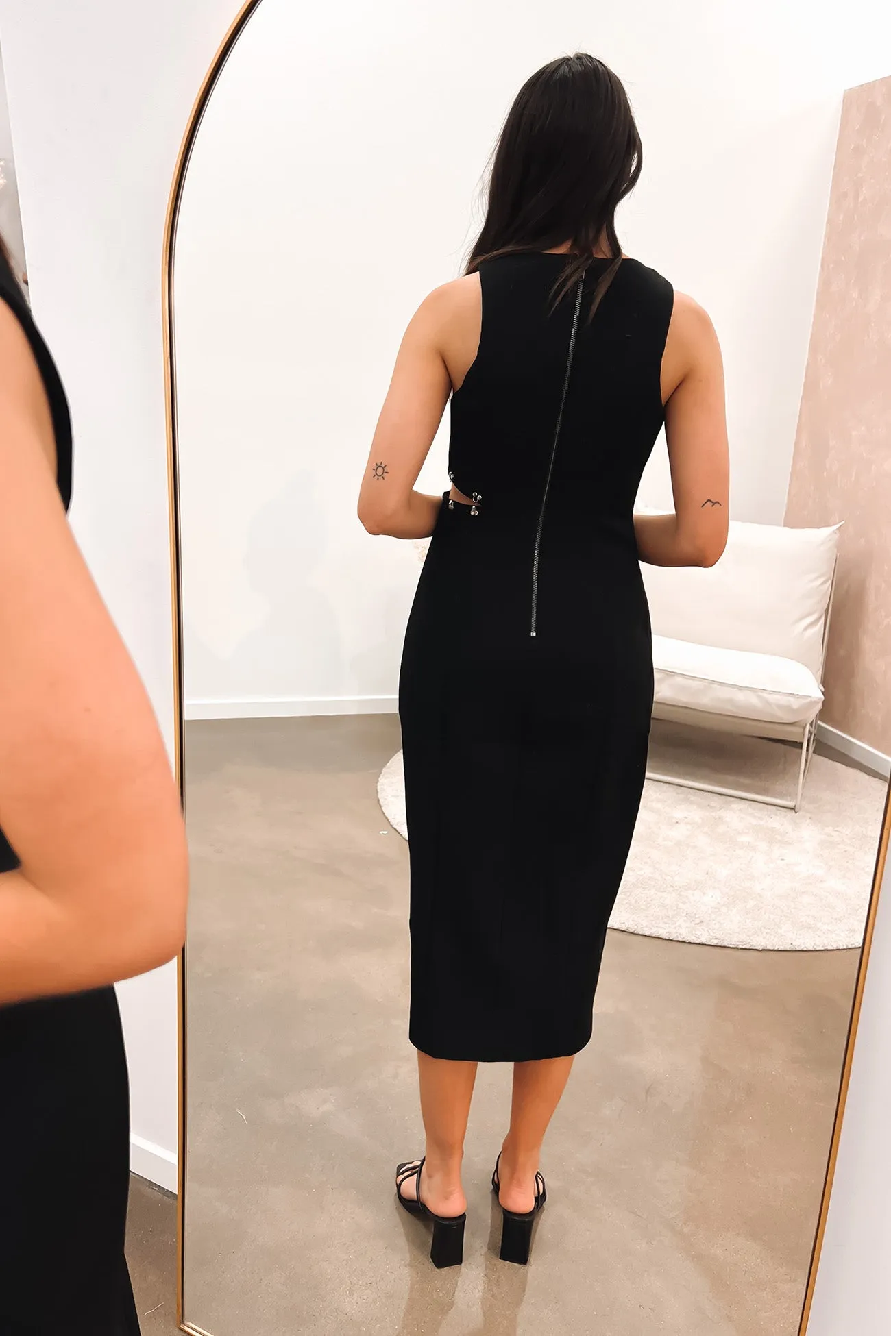 The Embrace Midi Dress Black