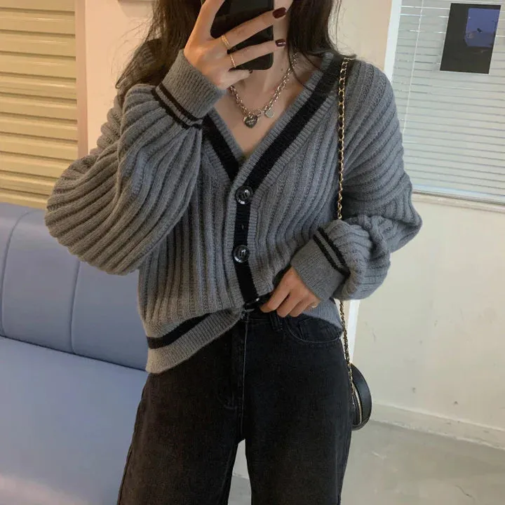 V-NECK KNITTED SLIM CARDIGAN SWEATER       S2800