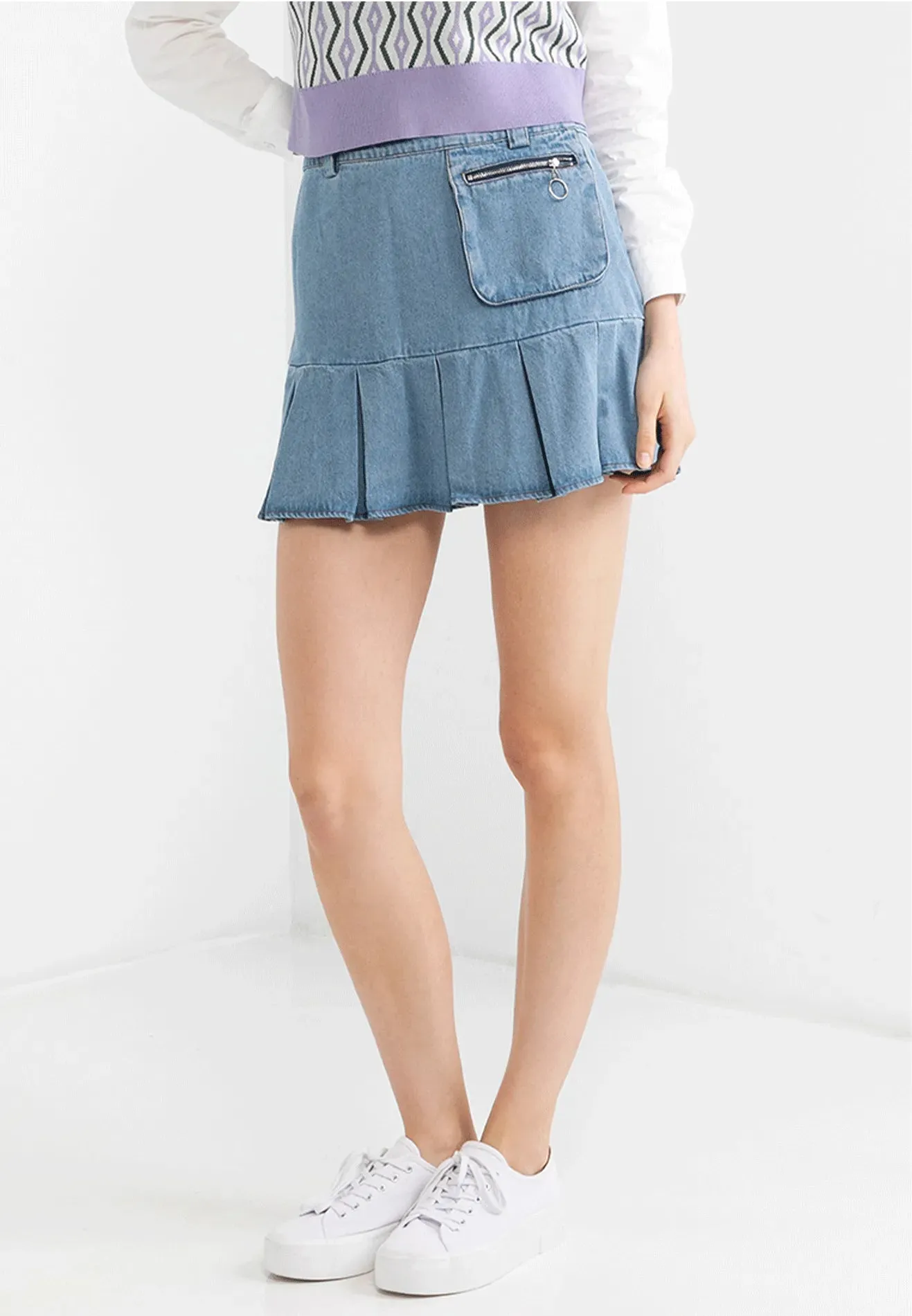 VOIR JEANS Hey Summer Collection: Pleated Denim Skirt With Zip Pockets